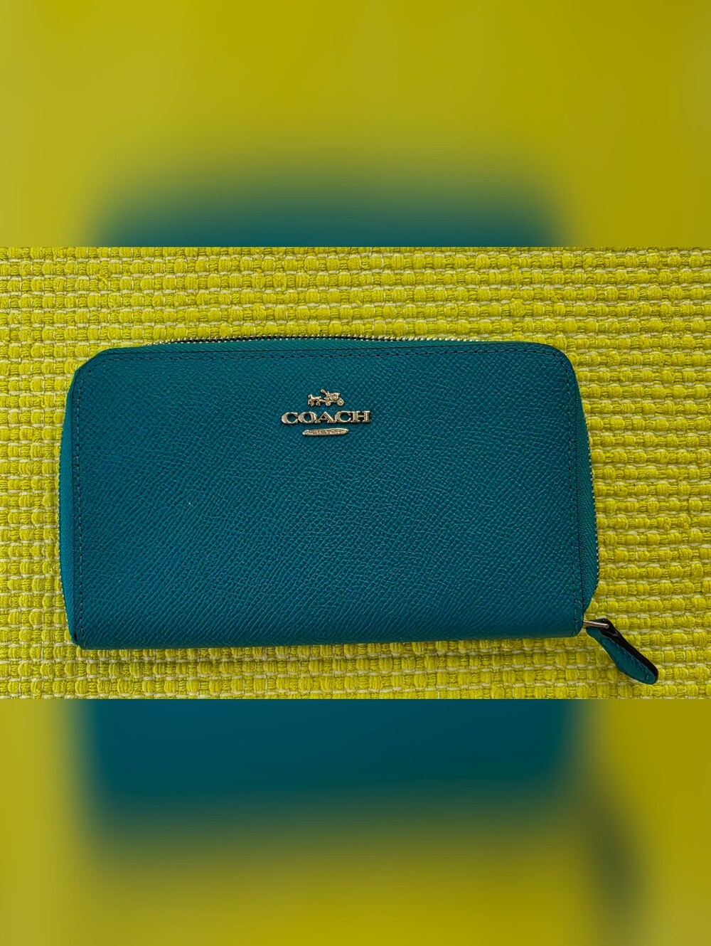 EUC COACH Teal Turquoise Blue Saffiano Leather Zip Wallet with Gold Logo